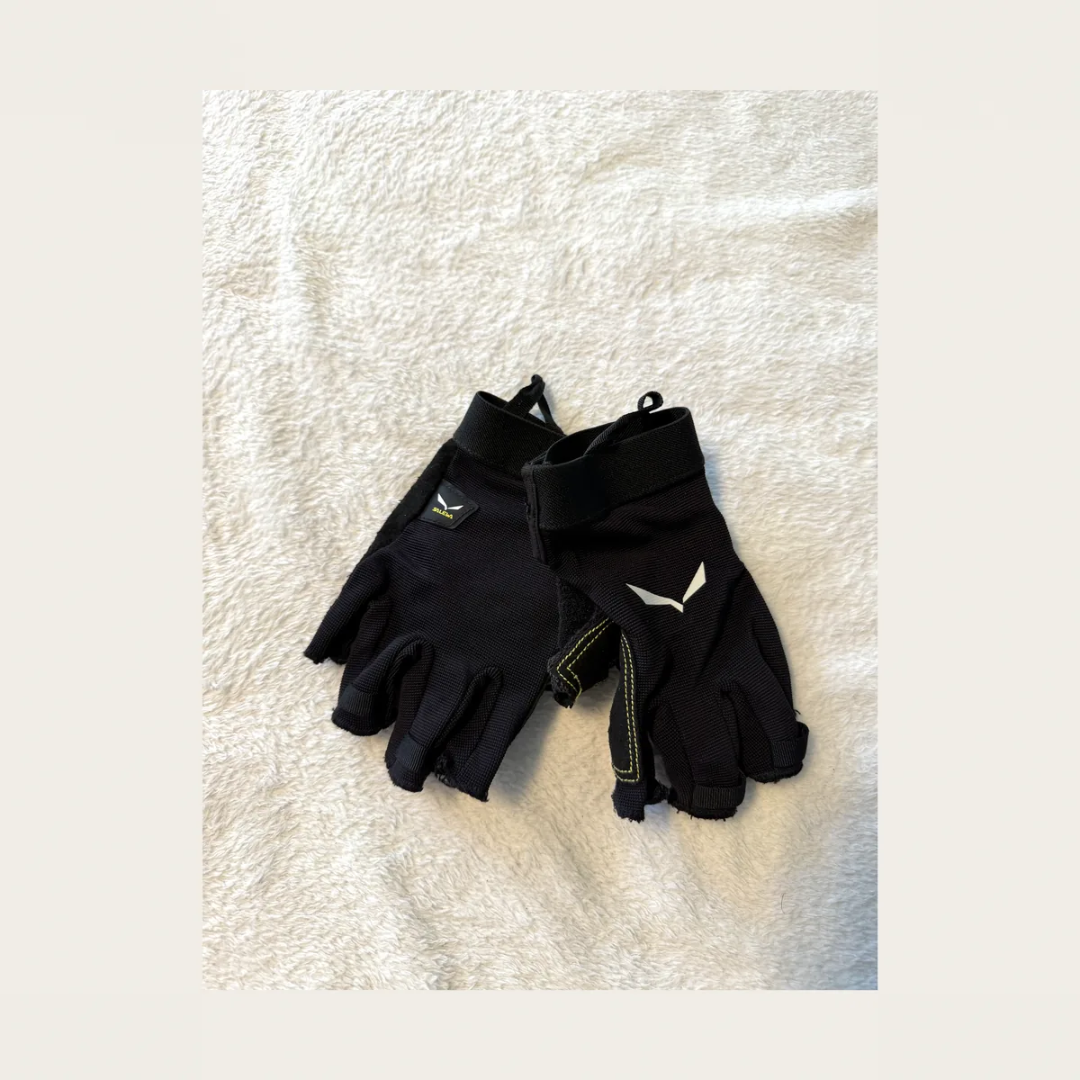 Fingerlose Handschuhe für den Zustieg auf Hochtouren